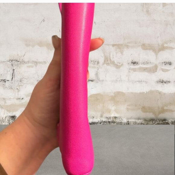 Kate Spade Storybook Lining -Hot Pink Leather Wristlet Clutch W/ & Gift Box - Picture 4 of 10